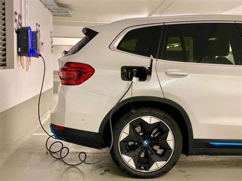 Venda de carros elétricos no Brasil cresce 89% e bate recorde em 2024