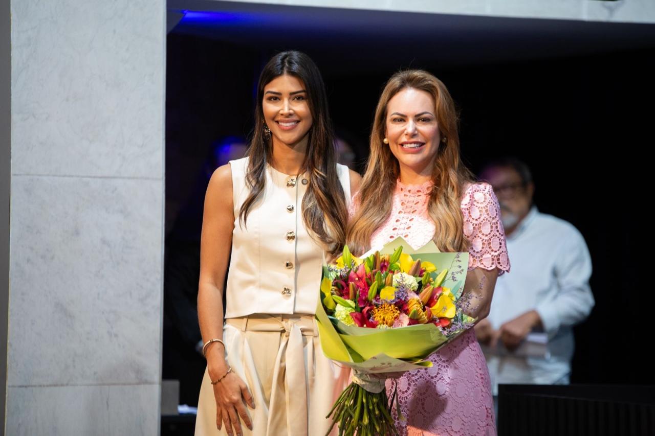 Luana Pocay encerra gestão à frente da APDESP e passa o bastão para Regina Nunes em solenidade na ALESP
