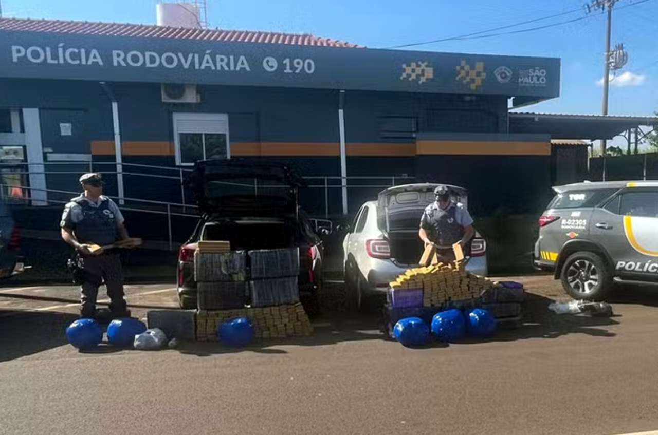 Dupla é presa com mais de 570 quilos de maconha na Raposo Tavares