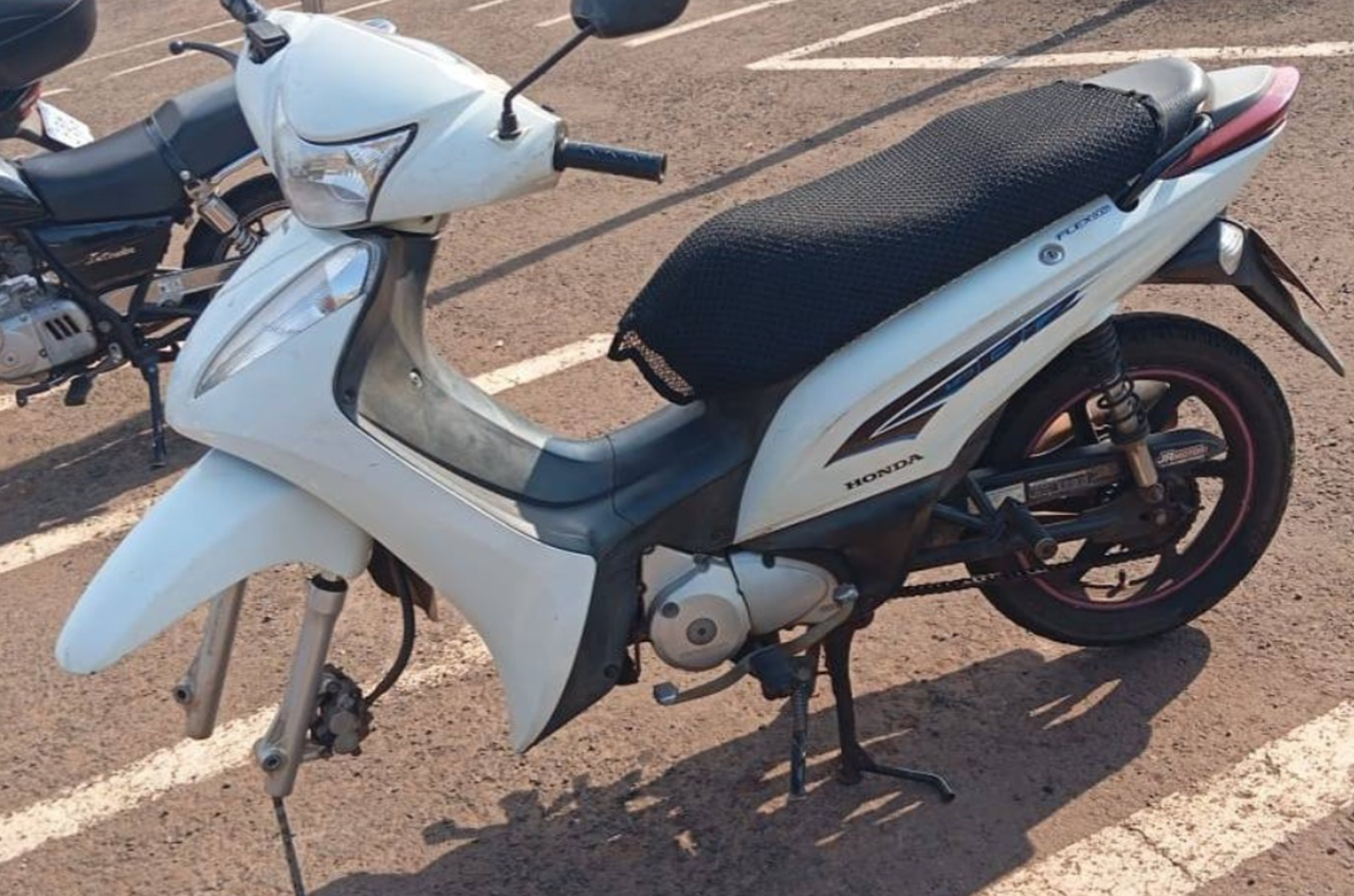 Funcionária da UPA tem roda de moto furtada no estacionamento