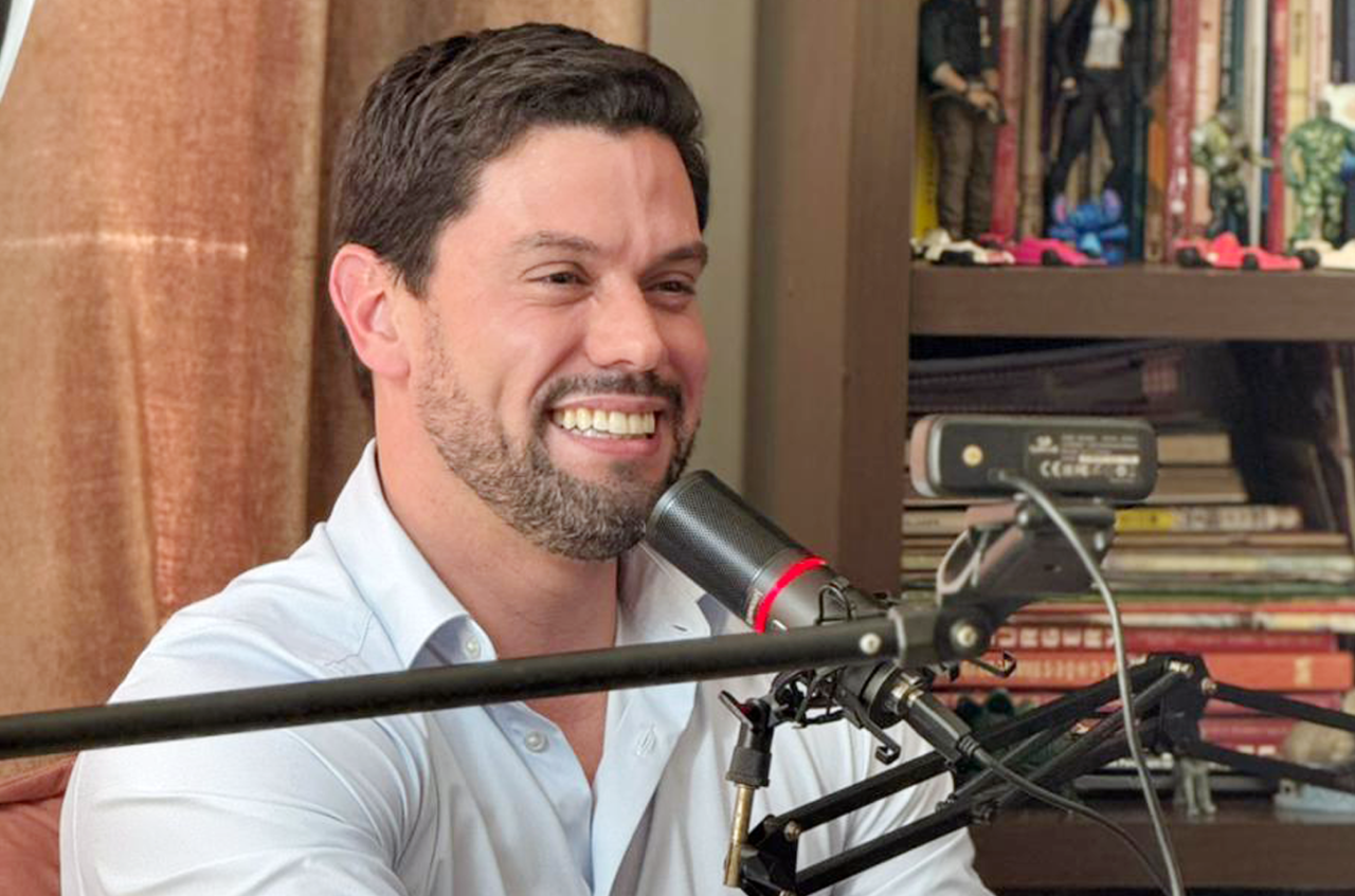 Em PodCast, Lucas Pocay faz balanço da gestão, cobra eficiência da atual administração e mira 2026 com projeto regional