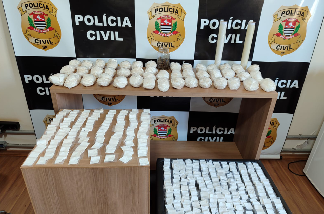 Polícia Civil de Ourinhos prende homem com mais de 4 mil porções de cocaína em Santa Cruz do Rio Pardo