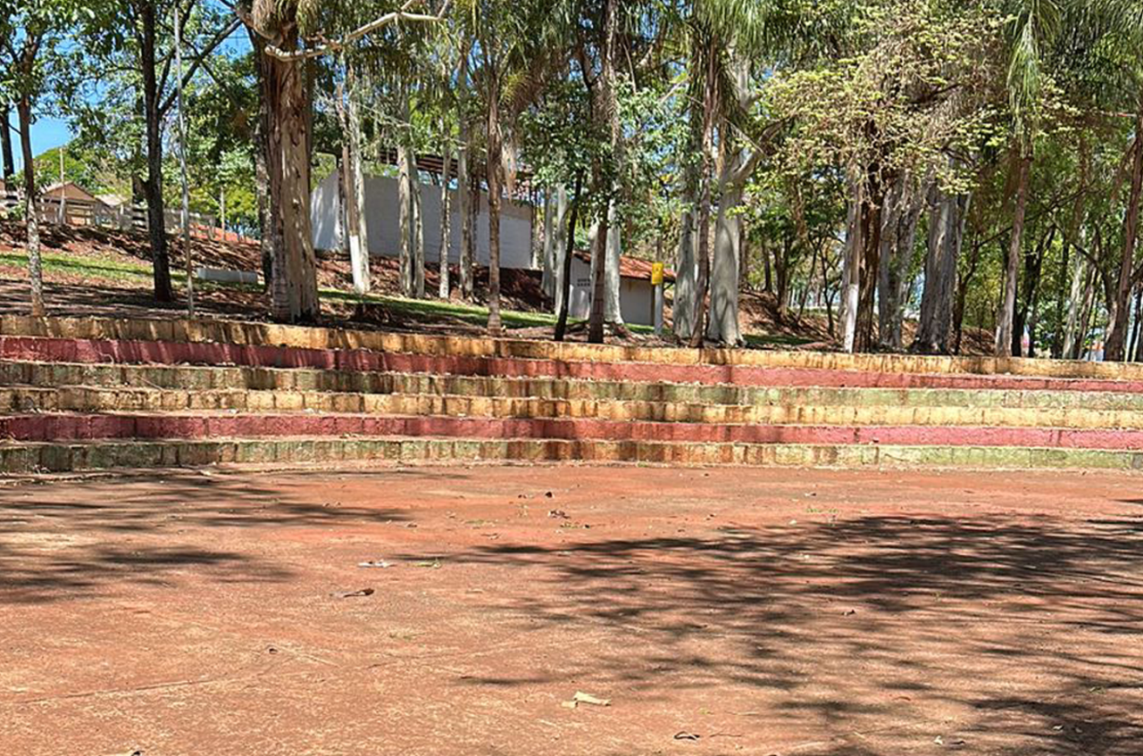 Retirada de brinquedo do Parque da FAPI gera indignação entre moradores