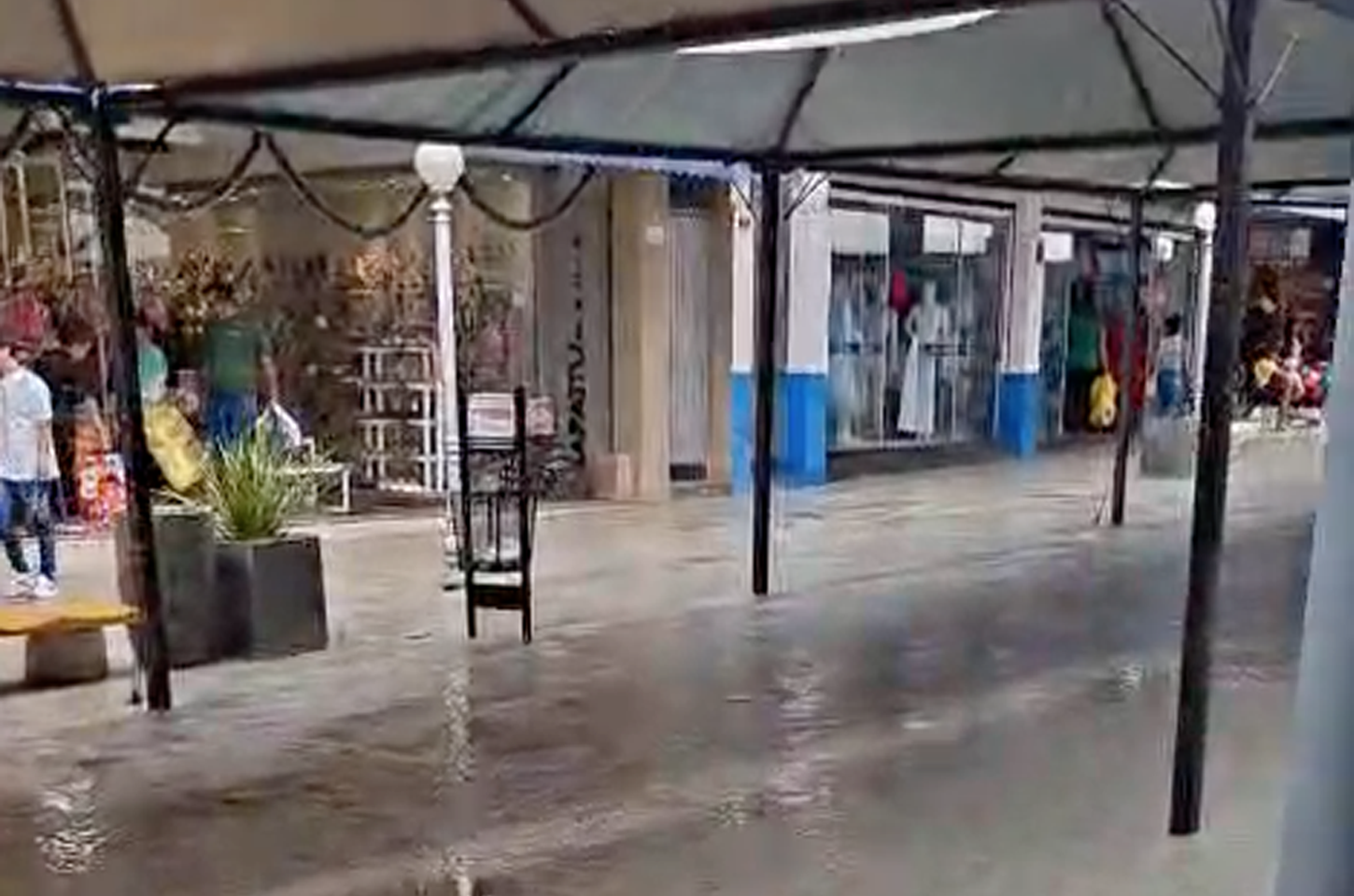 93% da população diz que as tendas do Calçadão foram gasto desnecessário