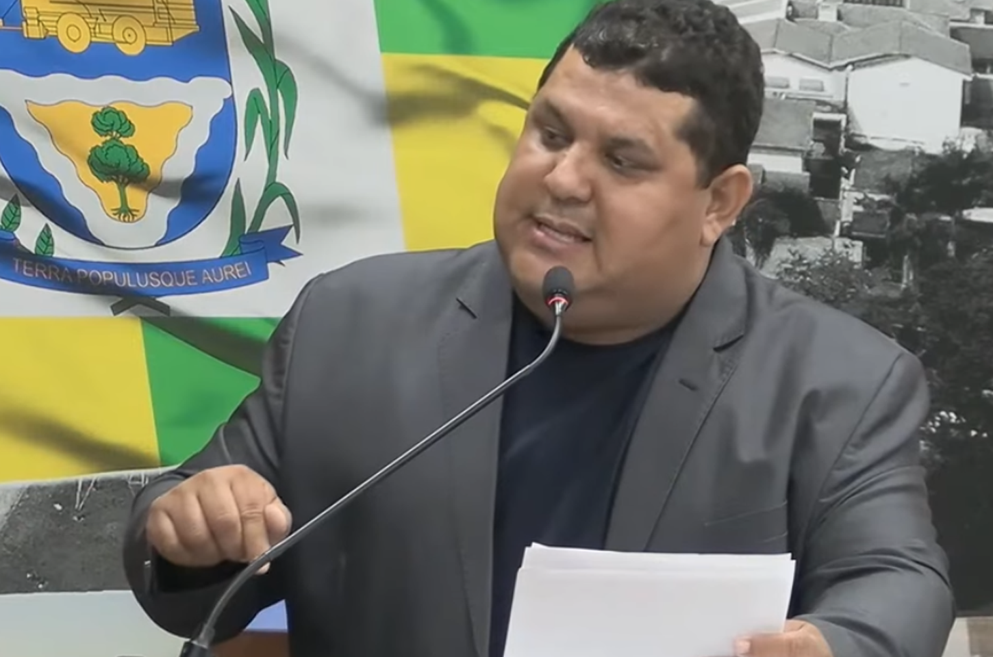 Vereador Wesley Carlos critica gestão e aponta déficit milionário nas contas da Prefeitura de Ourinhos