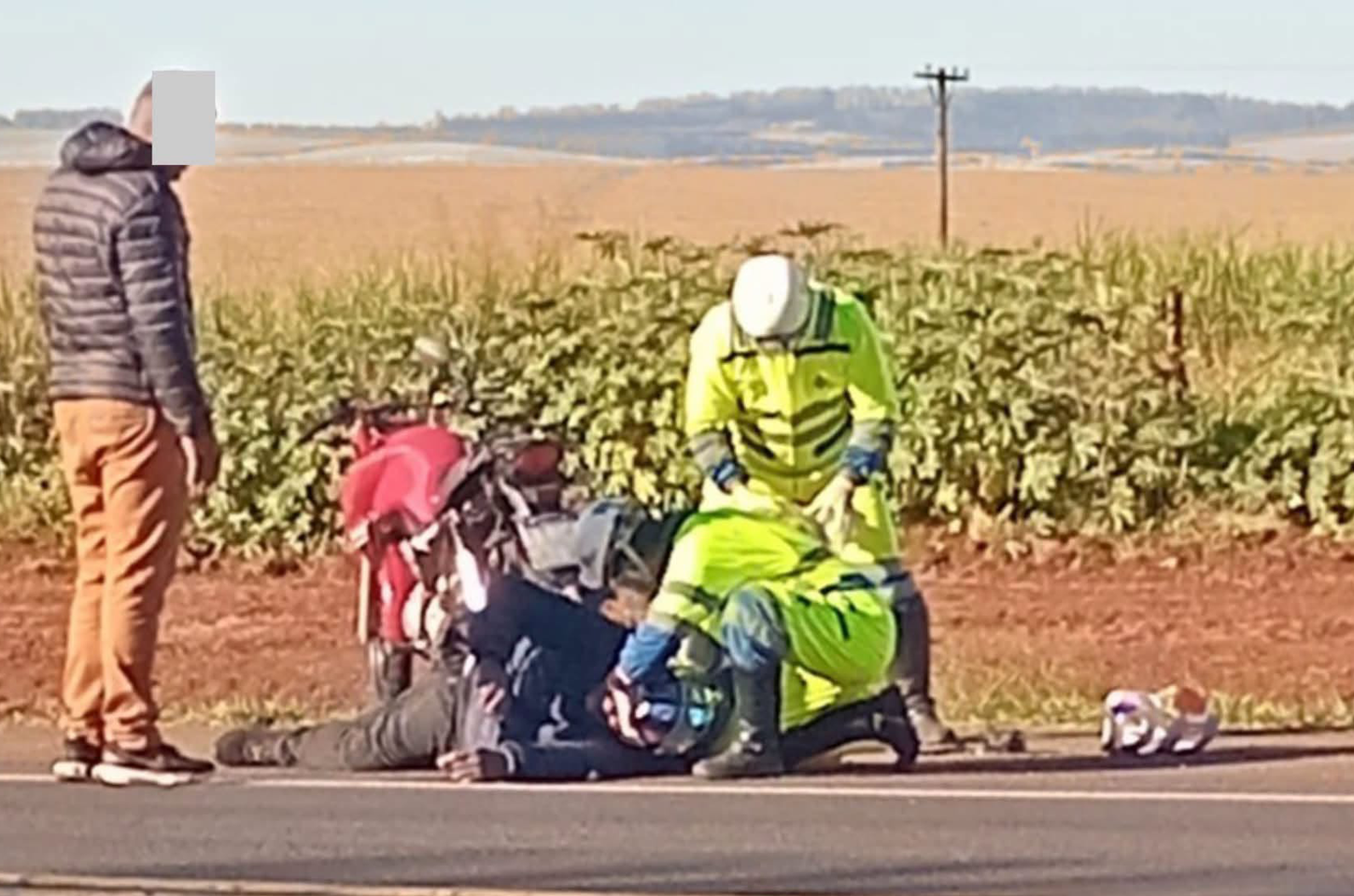 Motociclista fica gravemente  ferido após colisão na Rodovia Raposo Tavares
