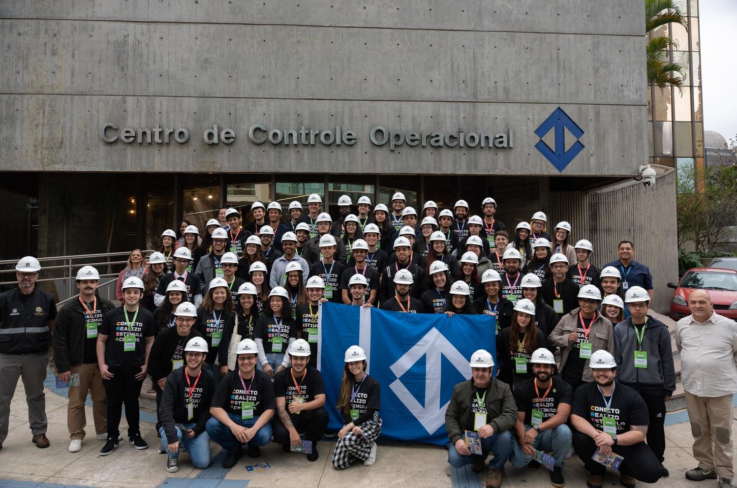 Futuros engenheiros conhecem o Centro de Controle Operacional do Metrô de São Paulo